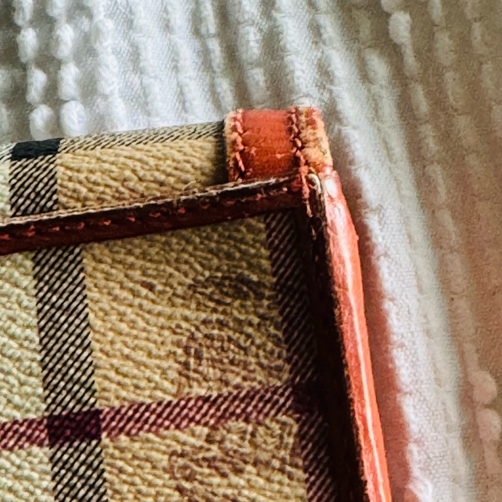 Burberry Checkered Tan and Orange Wallet - Picture 5 of 9